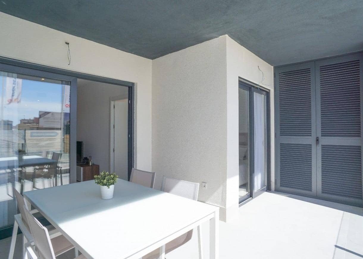 2 Zimmer Apartment zu verkaufen in Torrevieja mit Garage - 255.000 € (Ref: 8253995)