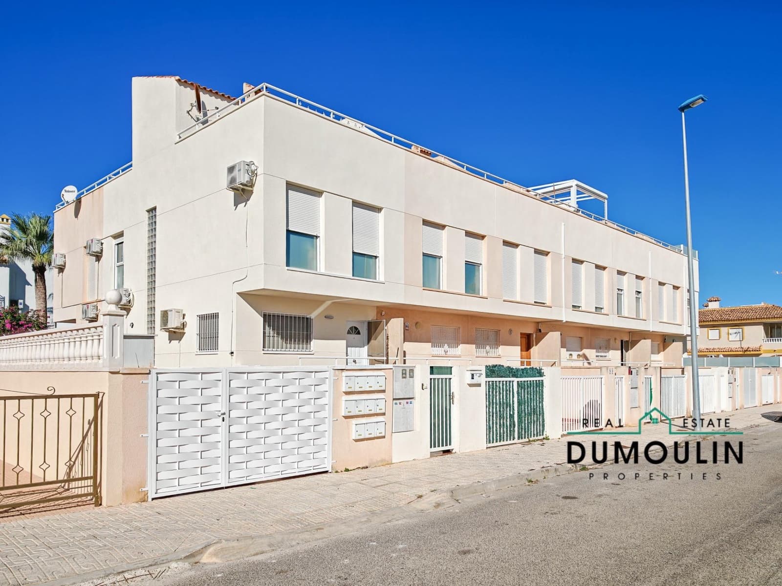 3 soveværelse Rækkehus til salg i Los Dolses med swimmingpool - € 187.000 (Ref: 8849601)