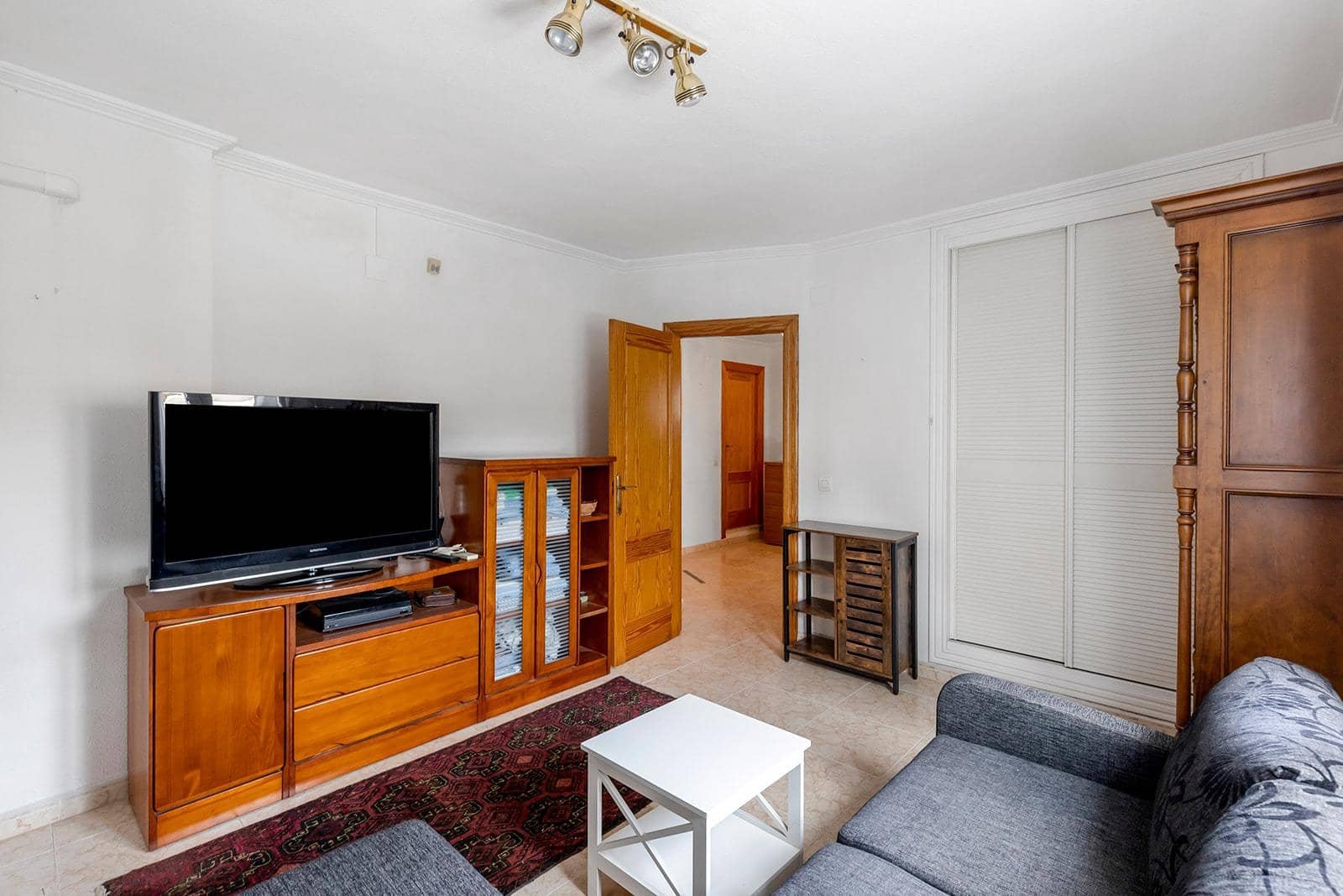 5 sypialnia Willa na sprzedaż w Torrevieja z basenem - 410 000 € (Ref: 8879816)