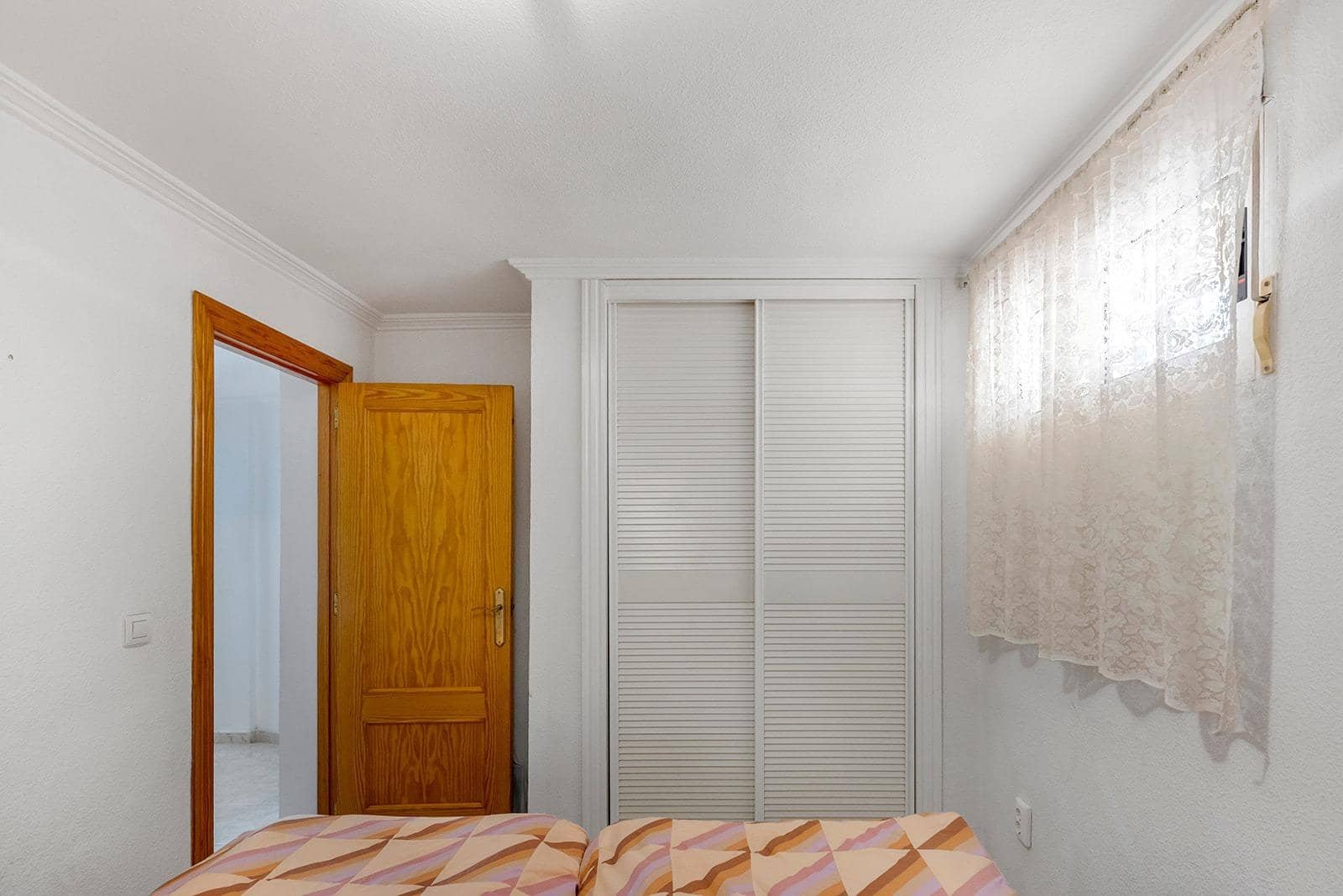 5 sypialnia Willa na sprzedaż w Torrevieja z basenem - 410 000 € (Ref: 8879816)