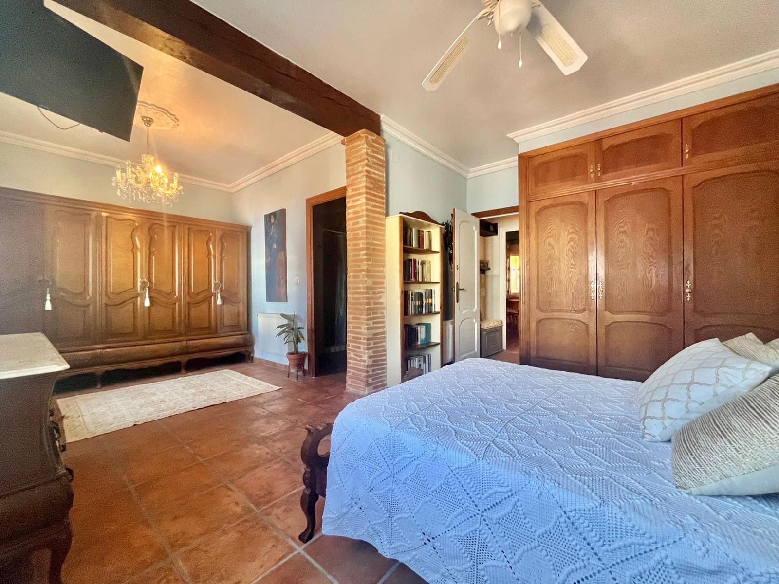 3 sypialnia Willa na sprzedaż w Torrevieja z garażem - 495 000 € (Ref: 9029876)