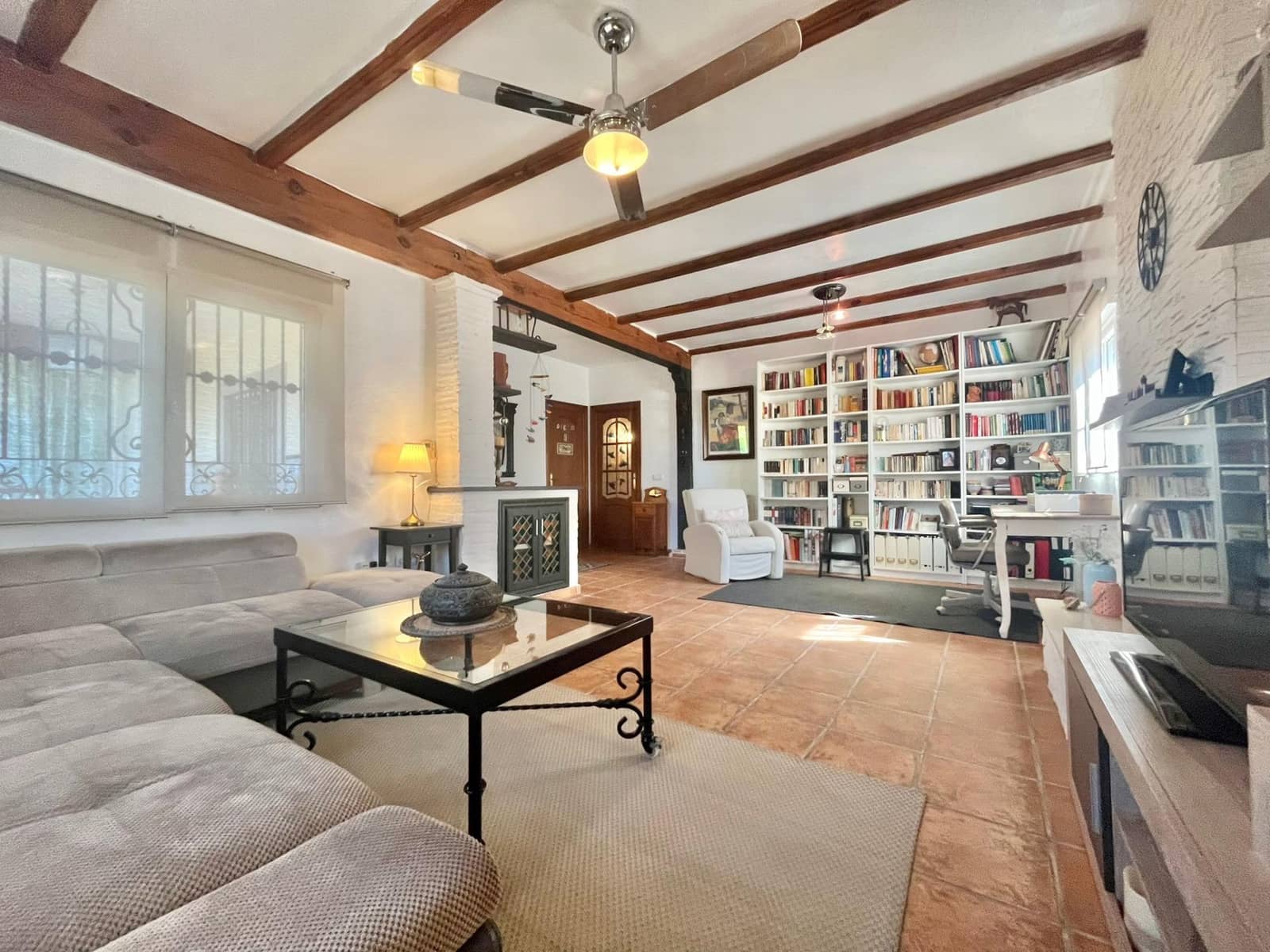 3 sypialnia Willa na sprzedaż w Torrevieja z garażem - 495 000 € (Ref: 9029876)