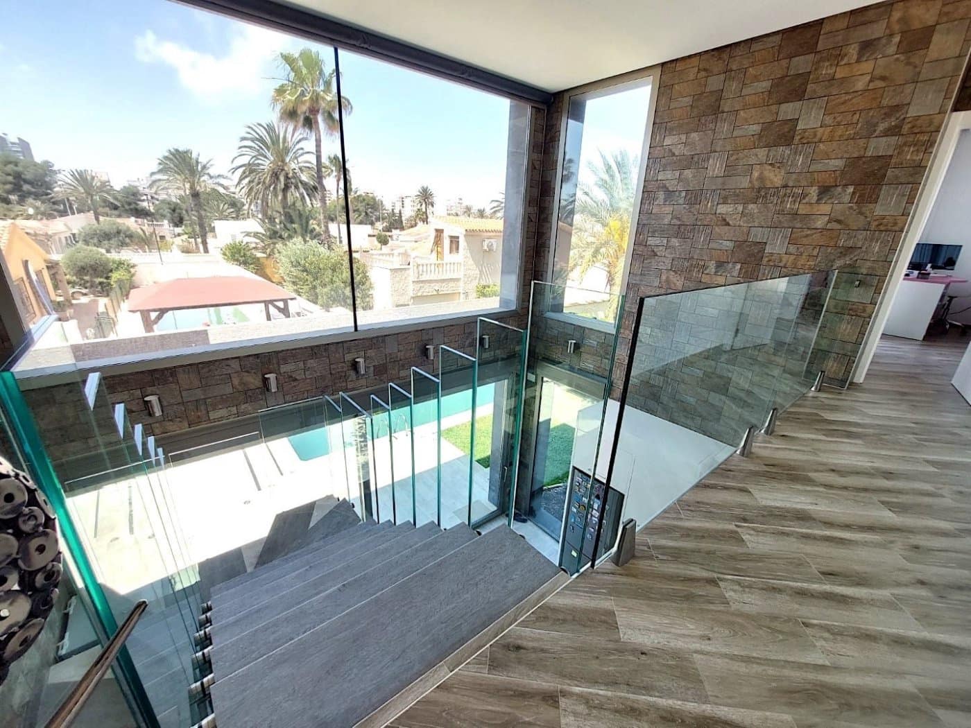 3 soveværelse Villa til salg i Torrevieja med swimmingpool garage - € 679.000 (Ref: 9029880)