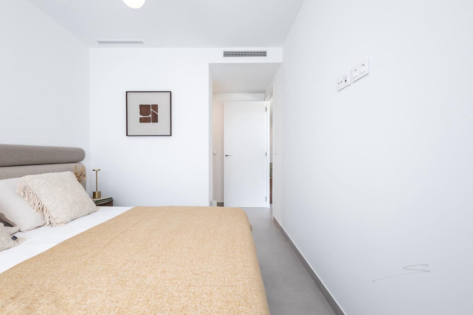 2 bedroom Apartment for sale in La Villajoyosa / Vila Joiosa with pool - € 349,000 (Ref: 9042155)