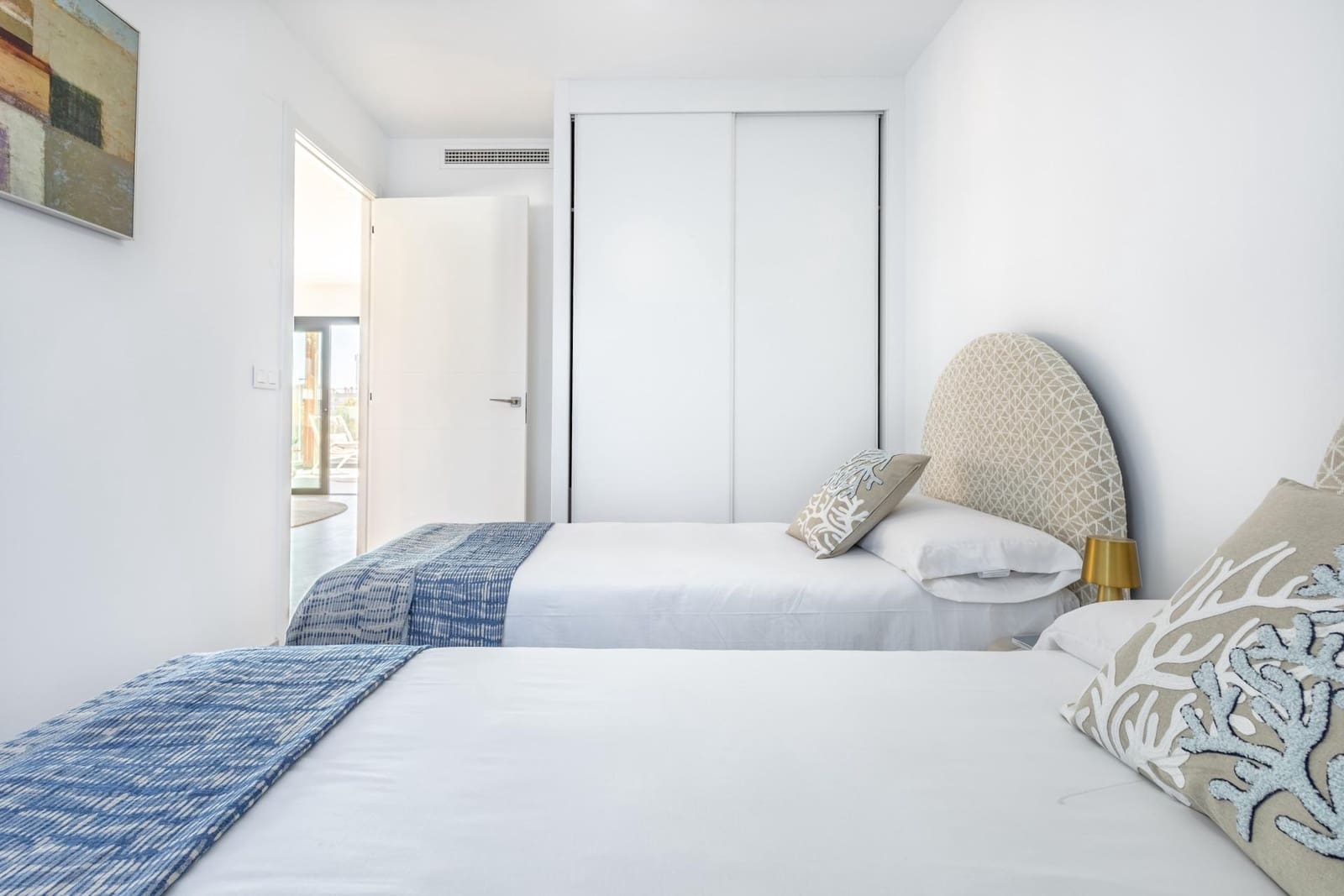 2 bedroom Apartment for sale in La Villajoyosa / Vila Joiosa with pool - € 349,000 (Ref: 9042155)