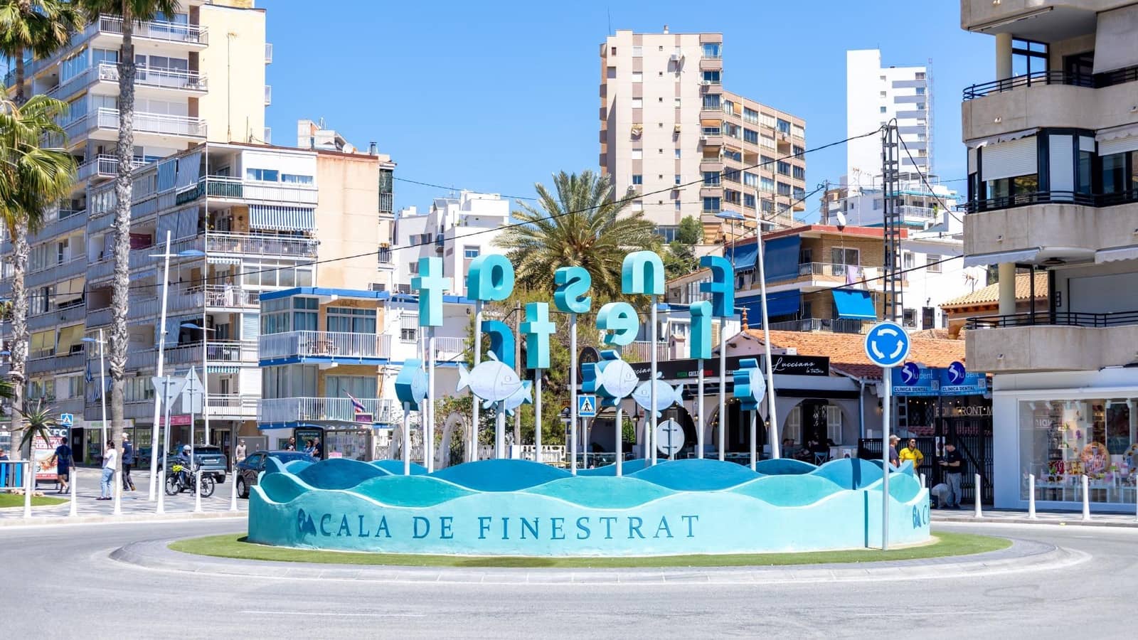 2 bedroom Apartment for sale in La Villajoyosa / Vila Joiosa with pool - € 349,000 (Ref: 9042155)