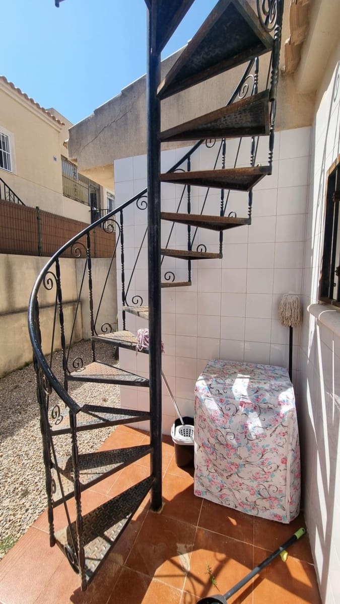 3 soveværelse Semi-Rækkehus til salg i Guardamar del Segura med swimmingpool - € 233.000 (Ref: 9173397)