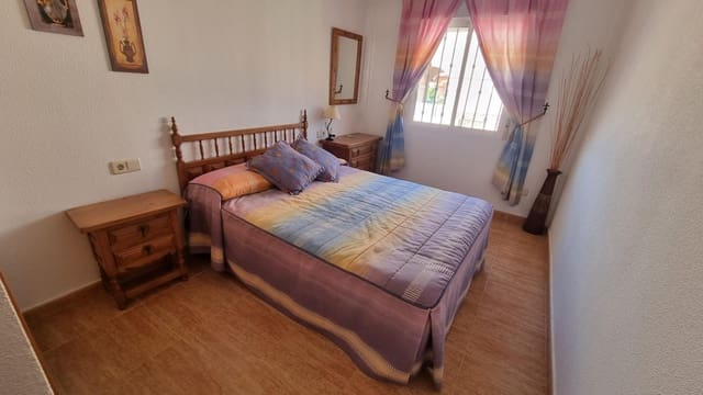 3 slaapkamer Halfvrijstaande villa te koop in Guardamar del Segura met zwembad - € 233.000 (Ref: 9173397)