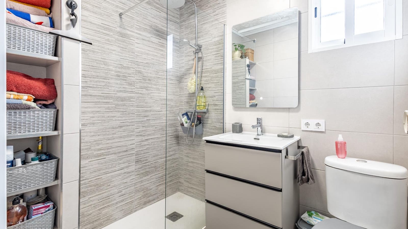 2 makuuhuone Bungalow myytävänä paikassa Torrevieja - 118 500 € (Ref: 9255229)