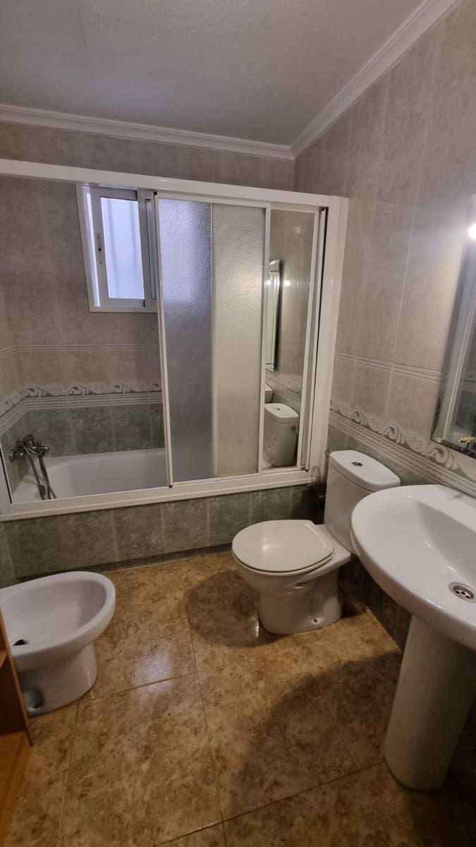 2 soverom Leilighet til salgs i Torrevieja med garasje - € 126 000 (Ref: 9282129)