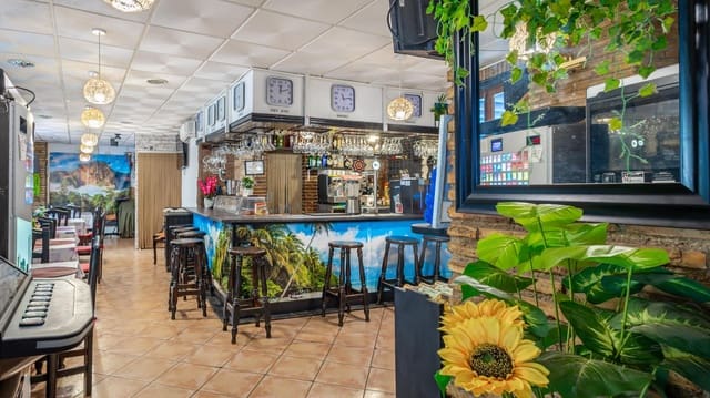 Business for sale in Torrevieja - € 280,000 (Ref: 9282130)