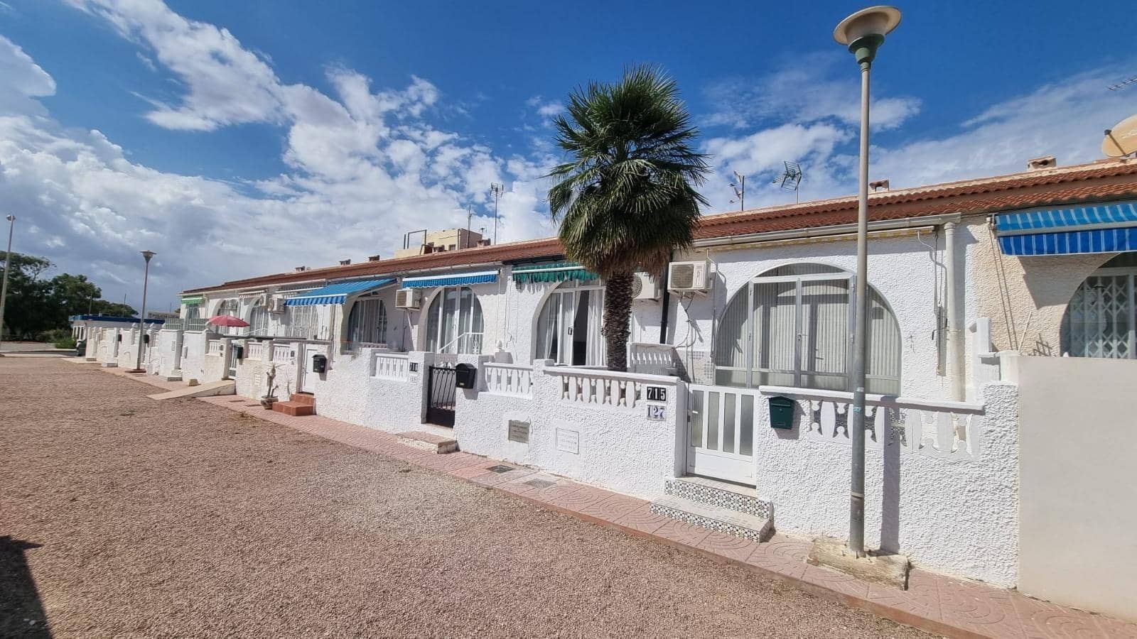 1 slaapkamer Bungalow te koop in Torrevieja - € 102.000 (Ref: 9303427)
