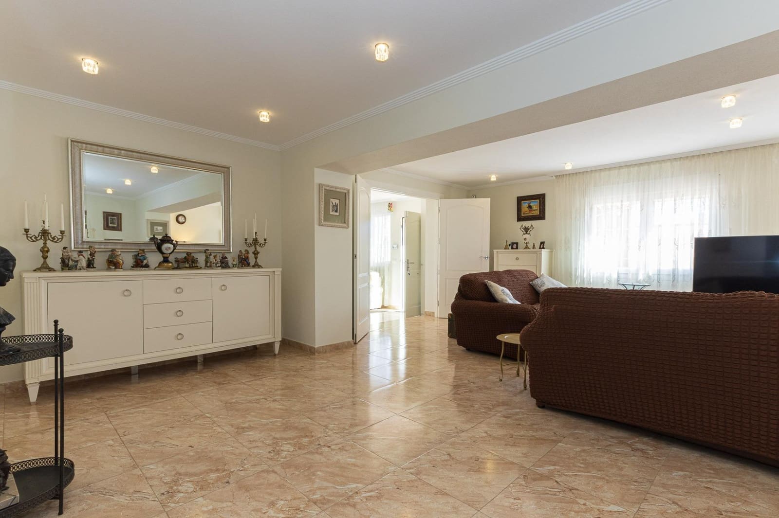 Chalet de 5 habitaciones en Torrevieja en venta con piscina garaje - 930.000 € (Ref: 9330584)
