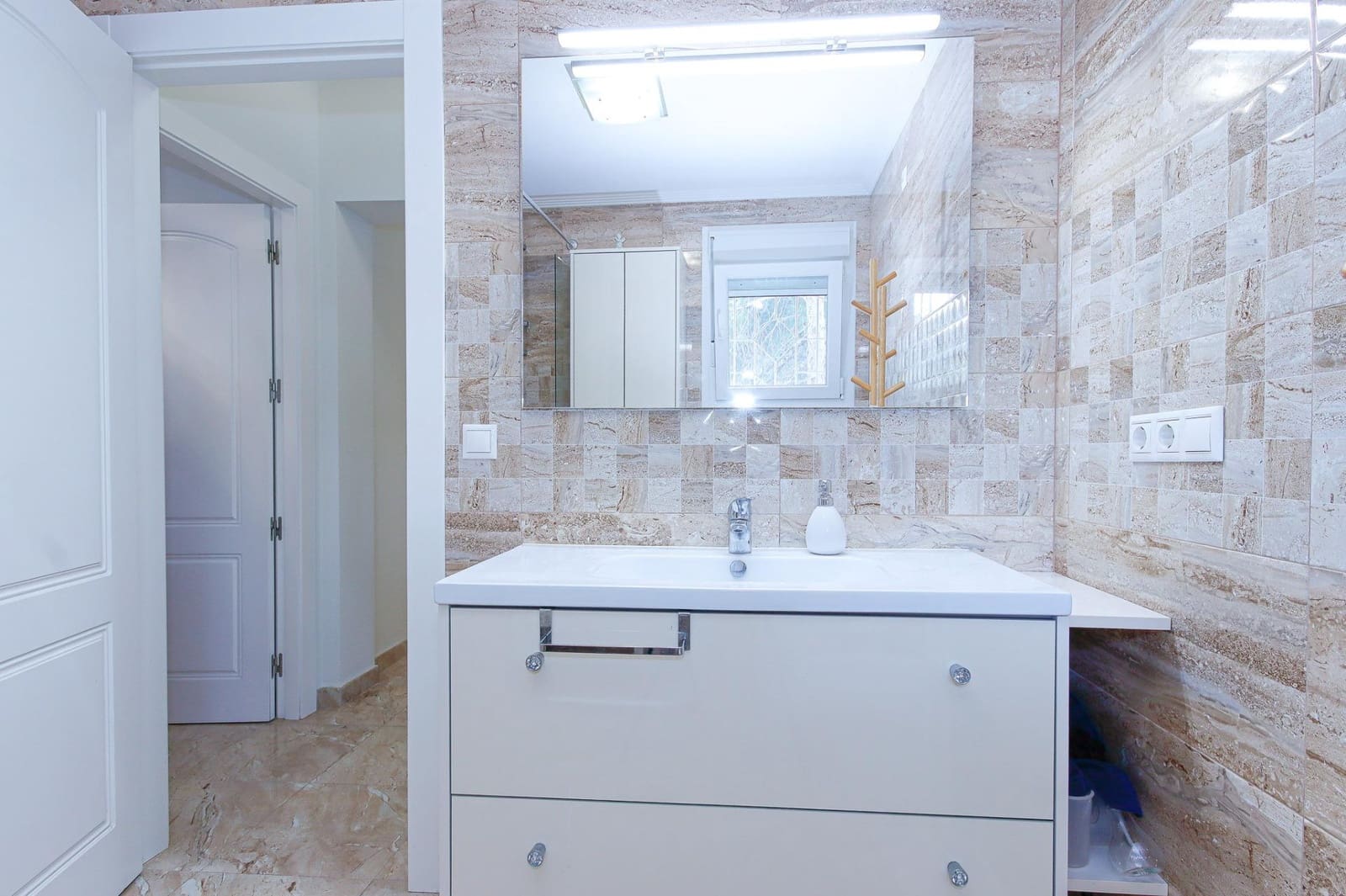 Chalet de 5 habitaciones en Torrevieja en venta con piscina garaje - 930.000 € (Ref: 9330584)