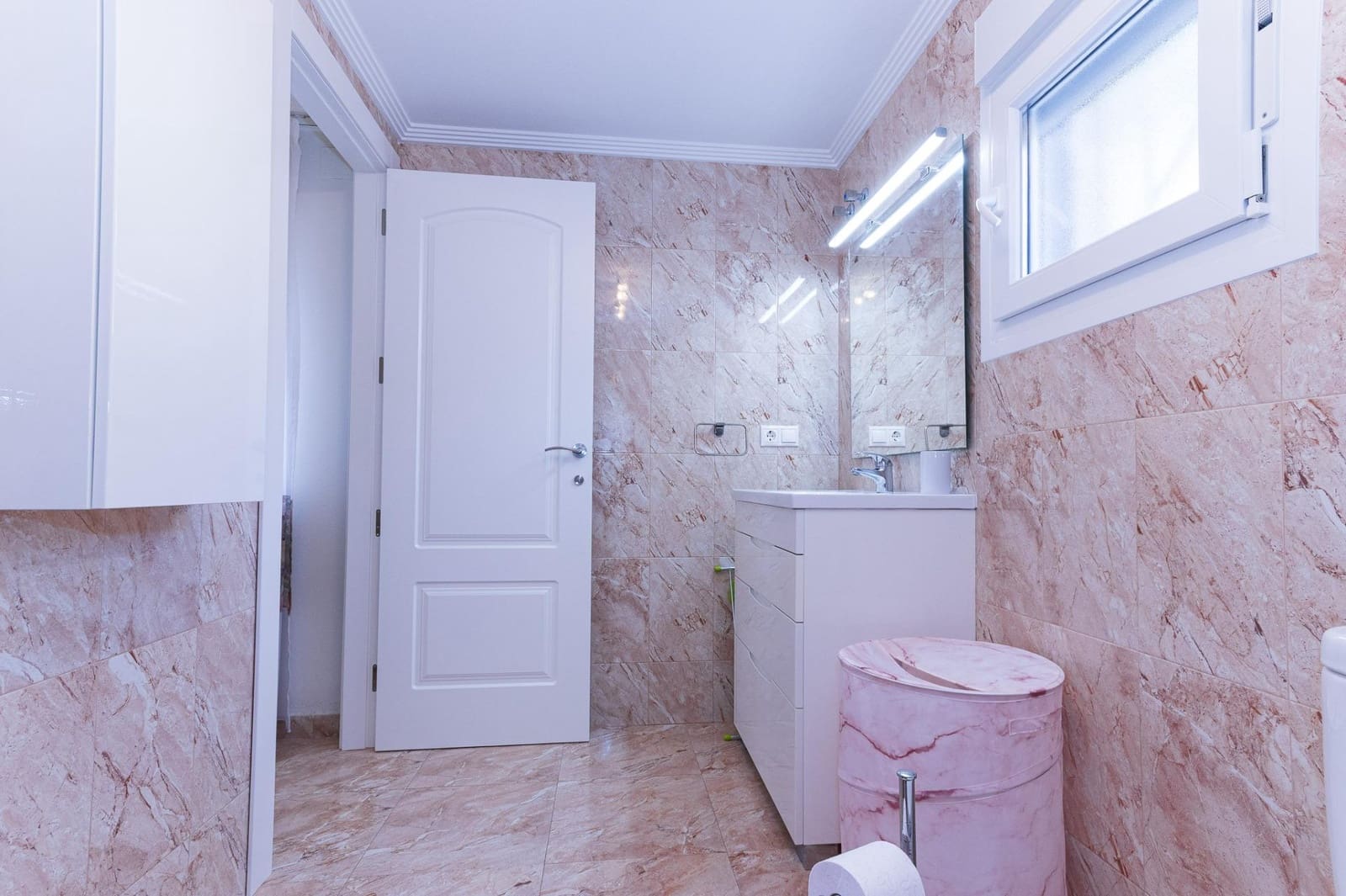 Chalet de 5 habitaciones en Torrevieja en venta con piscina garaje - 930.000 € (Ref: 9330584)