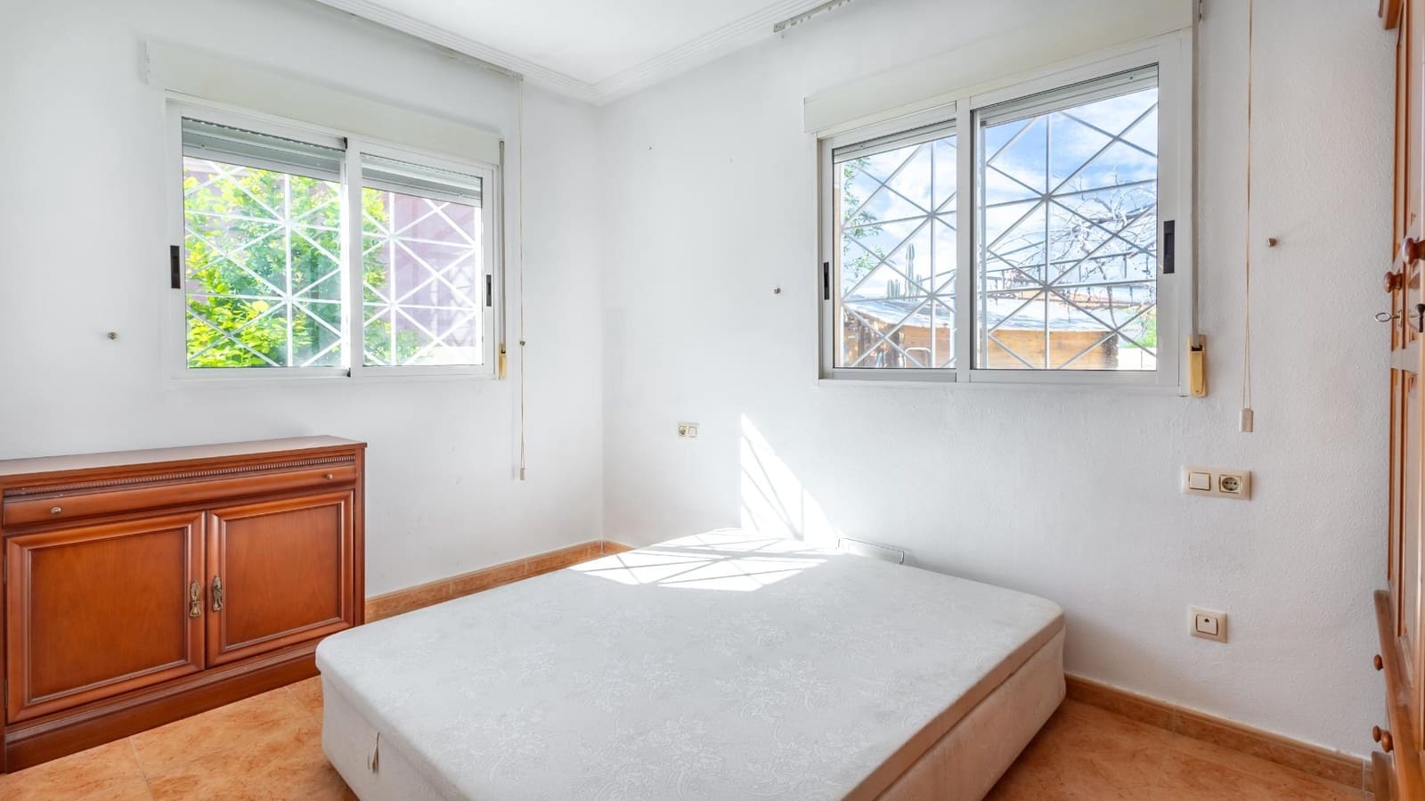 2 sypialnia Willa na sprzedaż w Torrevieja z basenem - 235 000 € (Ref: 9345012)