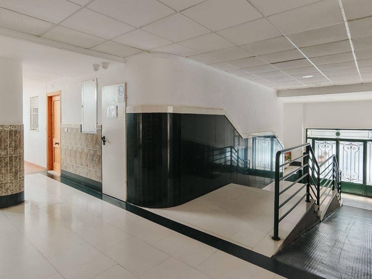 2 chambre Appartement à vendre à Torrevieja avec piscine garage - 153 800 € (Ref: 9414052)