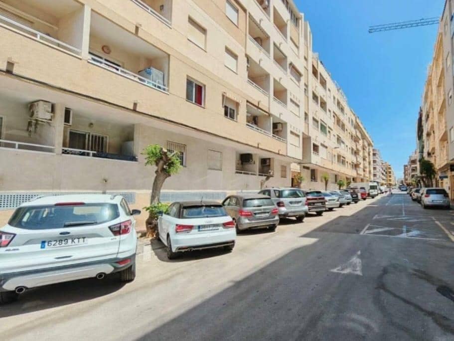 2 chambre Appartement à vendre à Torrevieja avec piscine garage - 127 500 € (Ref: 9414052)