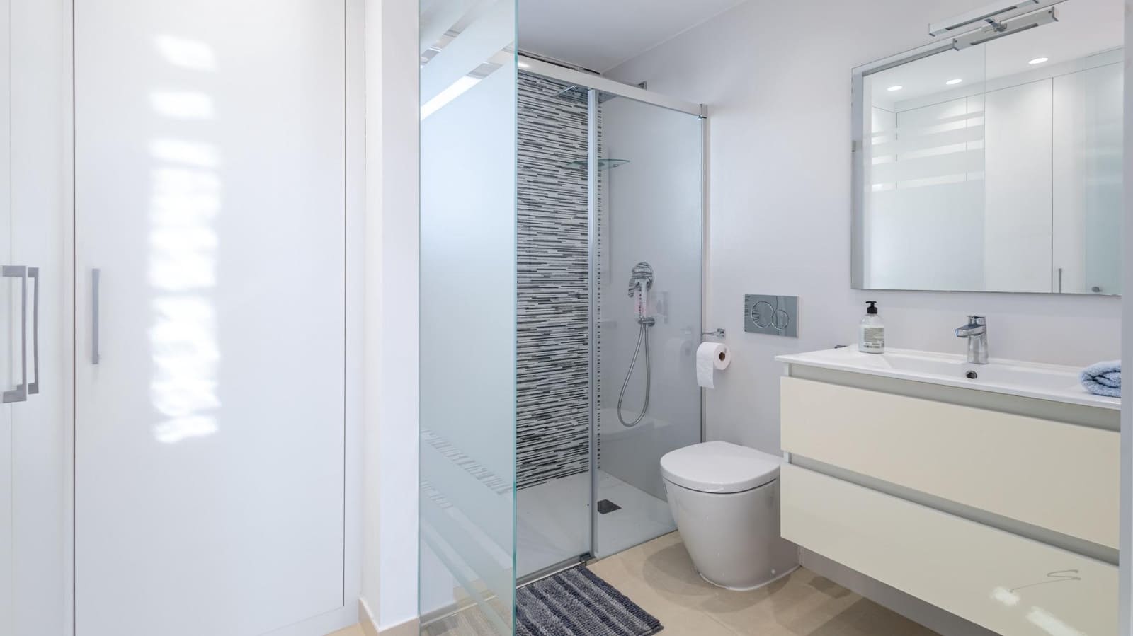 Chalet de 4 habitaciones en Orihuela Costa en venta con piscina - 630.000 € (Ref: 9427147)