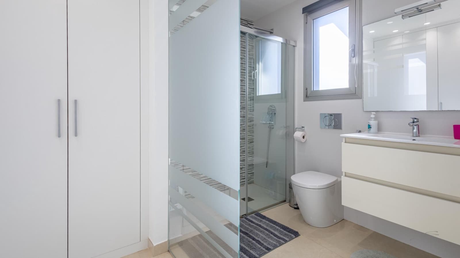 Chalet de 4 habitaciones en Orihuela Costa en venta con piscina - 630.000 € (Ref: 9427147)