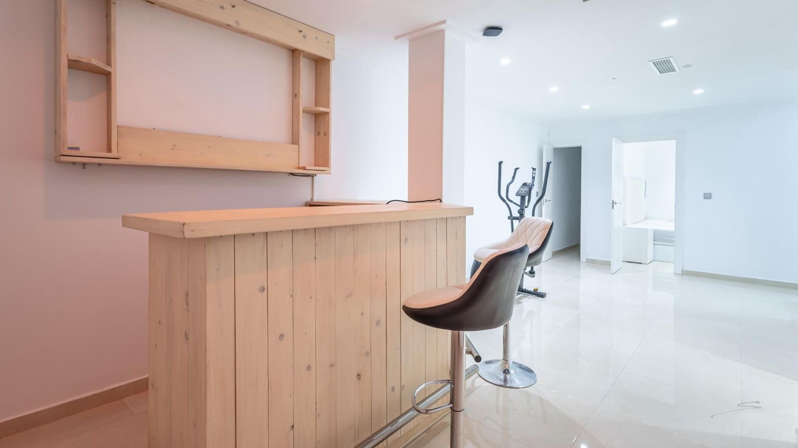 Chalet de 4 habitaciones en Orihuela Costa en venta con piscina - 630.000 € (Ref: 9427147)