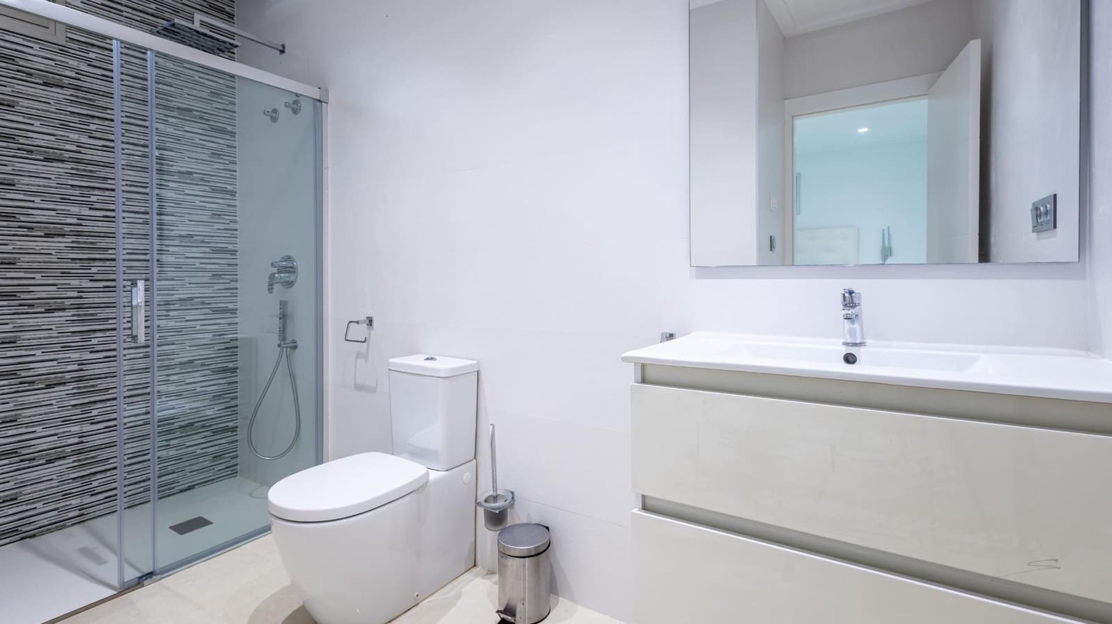 Chalet de 4 habitaciones en Orihuela Costa en venta con piscina - 630.000 € (Ref: 9427147)