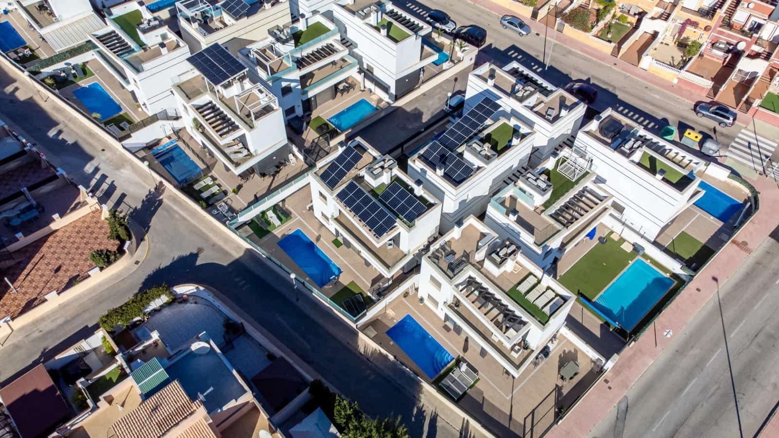 Chalet de 4 habitaciones en Orihuela Costa en venta con piscina - 630.000 € (Ref: 9427147)