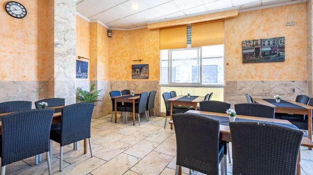 Kommersiell til salgs i Torrevieja - € 190 000 (Ref: 9472944)