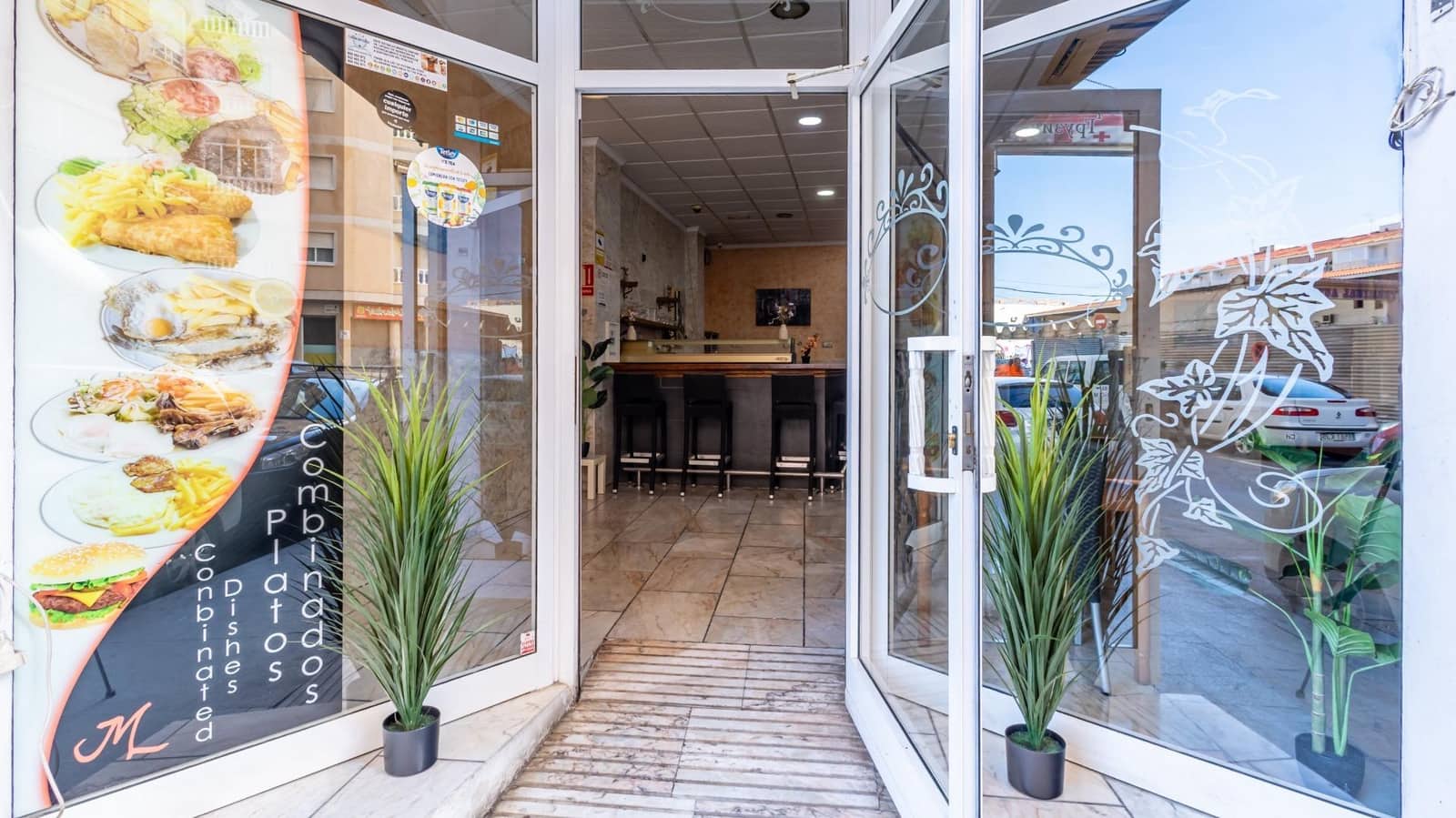 Kommersiell til salgs i Torrevieja - € 190 000 (Ref: 9472944)