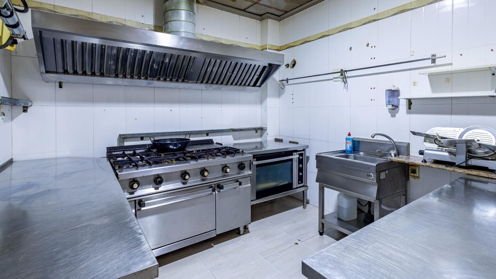 Gewerbe zu verkaufen in Torrevieja - 190.000 € (Ref: 9472944)