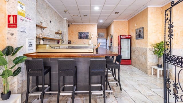 Comercial para venda em Torrevieja - 190 000 € (Ref: 9472944)