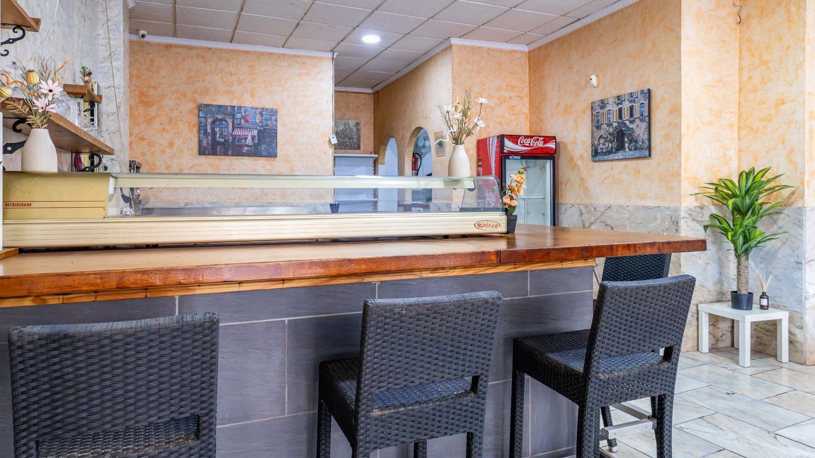 Gewerbe zu verkaufen in Torrevieja - 190.000 € (Ref: 9472944)