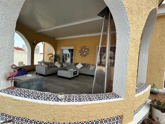 3 sypialnia Willa na sprzedaż w San Luis, Torrevieja z basenem - 400 000 € (Ref: 9524260)