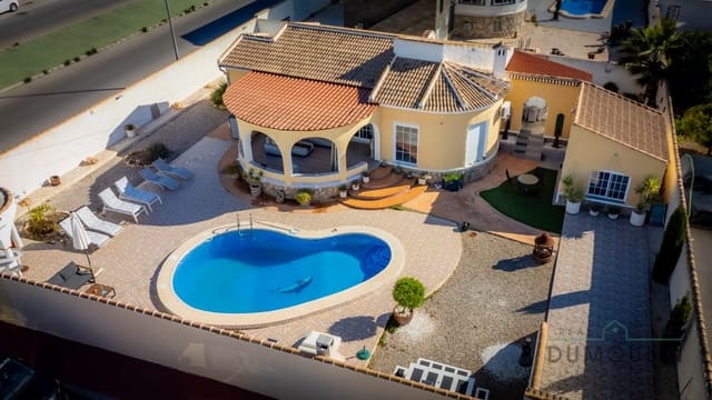 3 sypialnia Willa na sprzedaż w San Luis, Torrevieja z basenem - 400 000 € (Ref: 9524260)