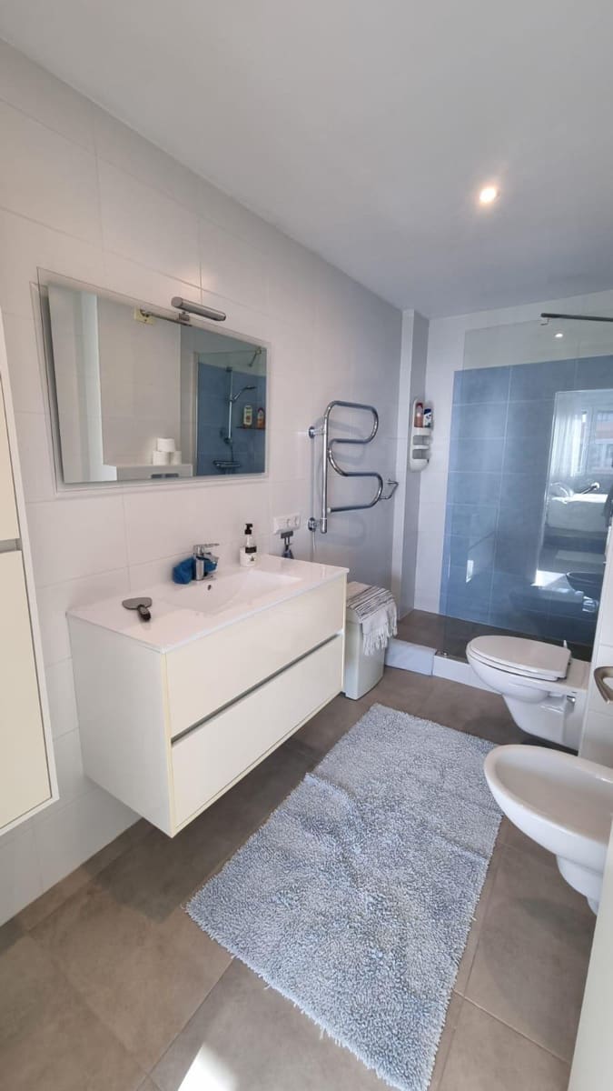 Apartamento de 2 habitaciones en Torrevieja en venta con piscina - 379.000 € (Ref: 9527641)