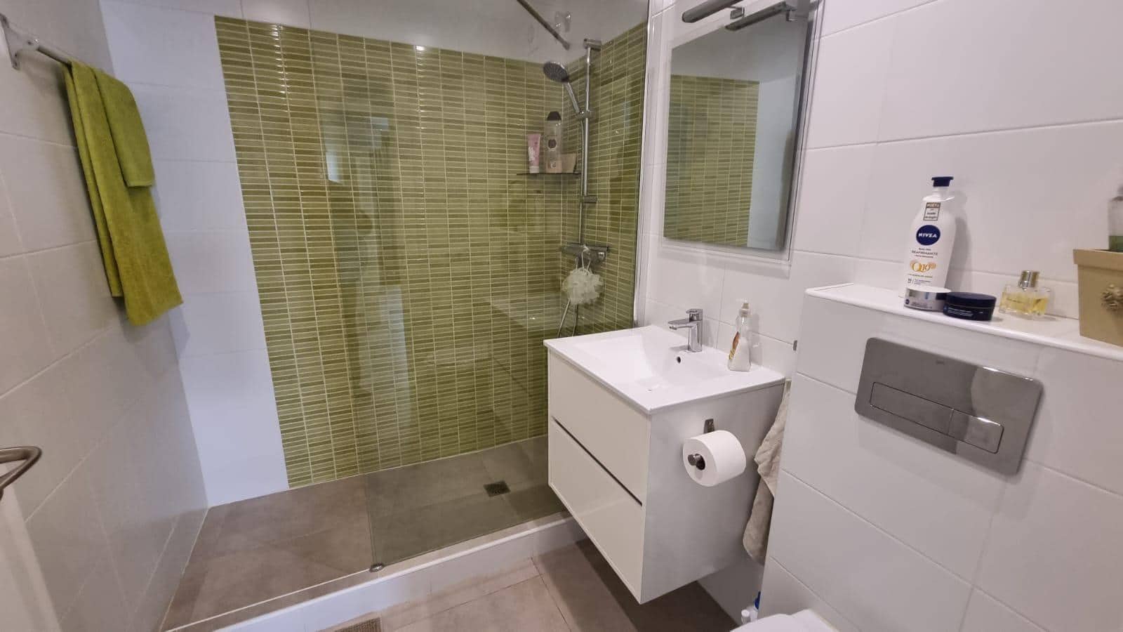 Apartamento de 2 habitaciones en Torrevieja en venta con piscina - 379.000 € (Ref: 9527641)