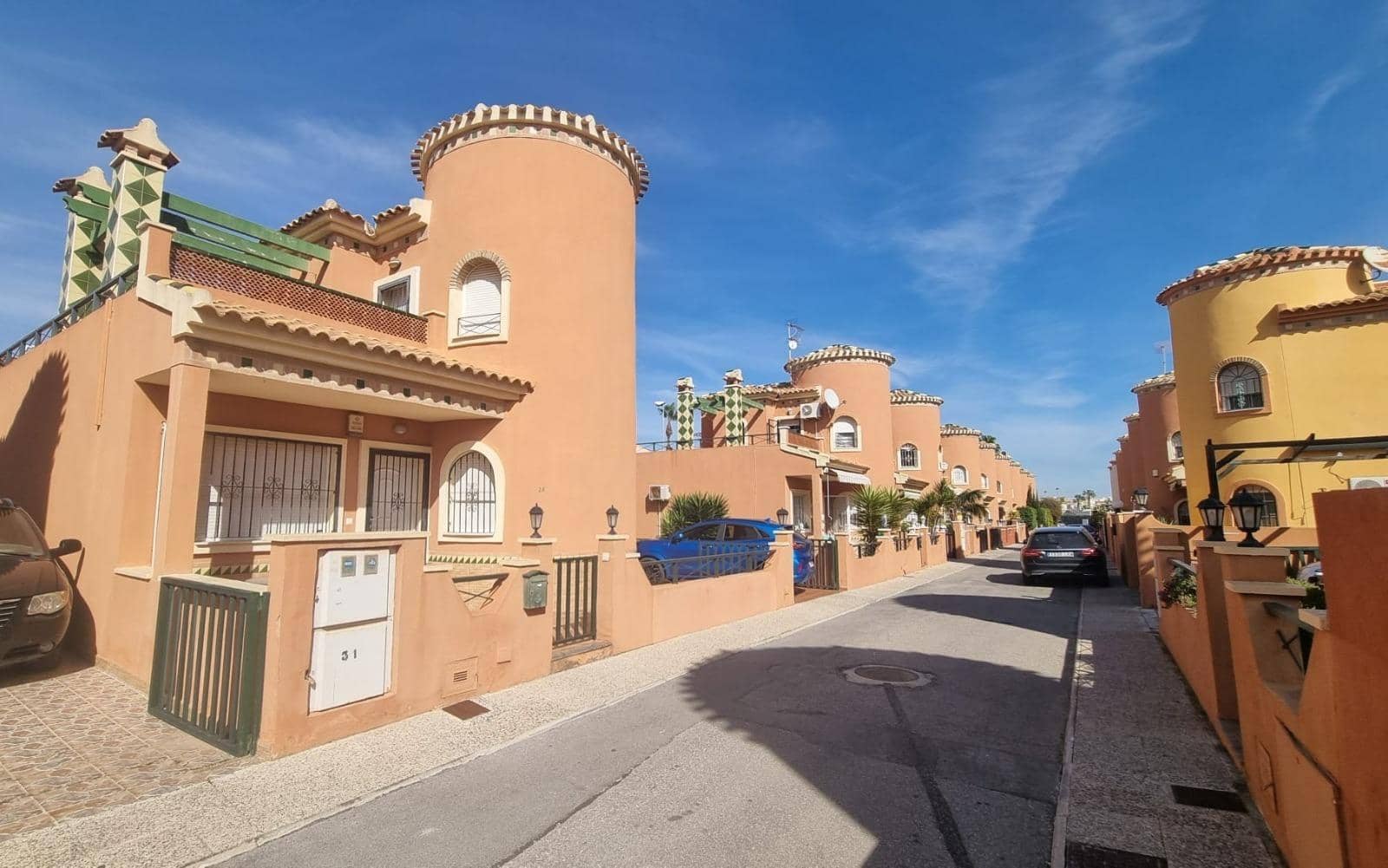 3 soveværelse Villa til salg i Playa Flamenca med swimmingpool garage - € 285.000 (Ref: 9625511)