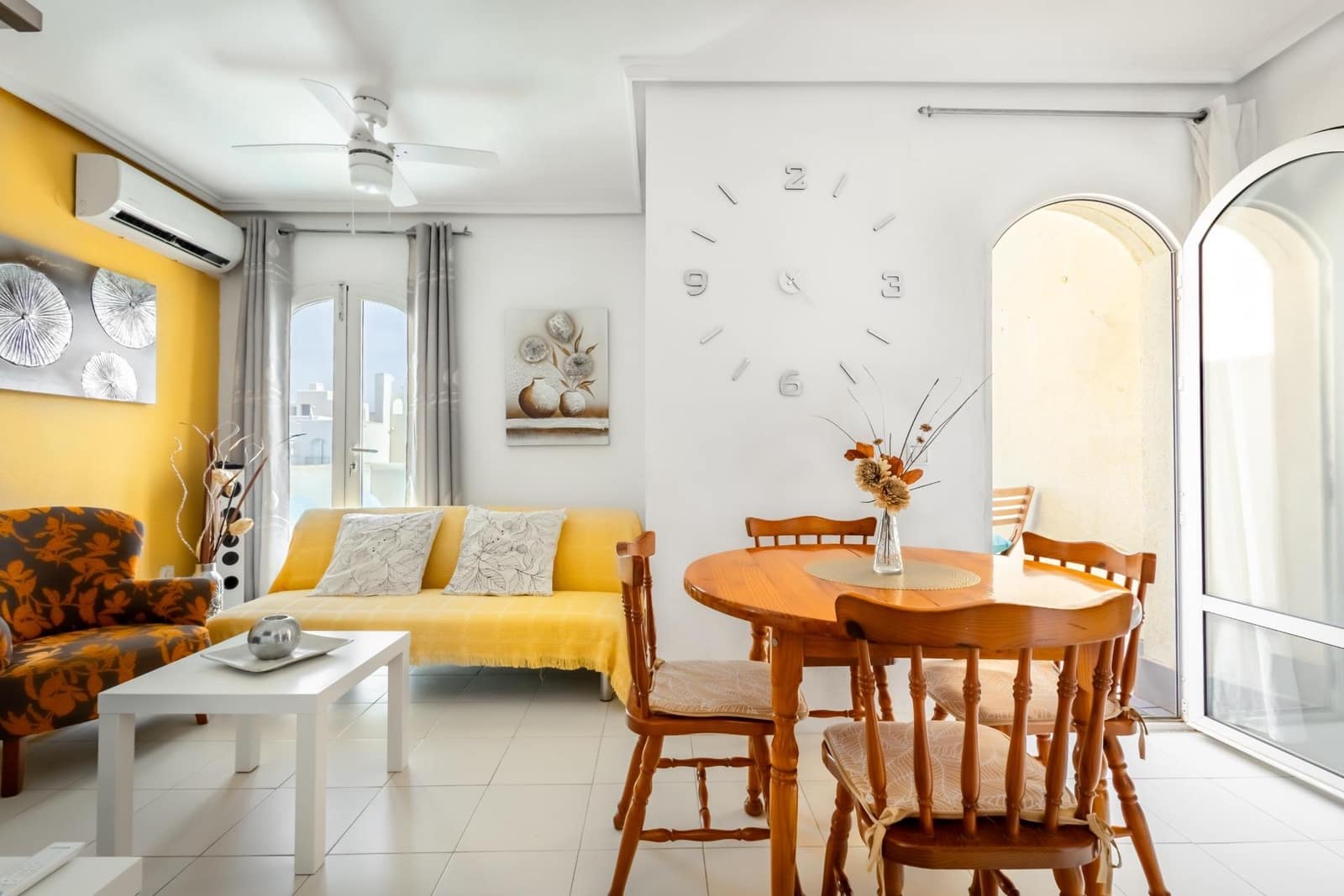 2 soveværelse Bungalow til salg i Torrevieja med swimmingpool - € 134.500 (Ref: 9677433)