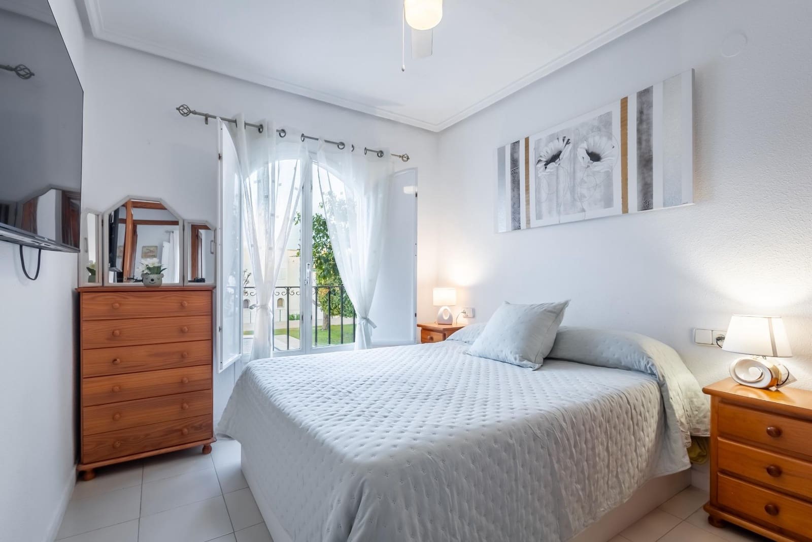 2 soveværelse Bungalow til salg i Torrevieja med swimmingpool - € 134.500 (Ref: 9677433)