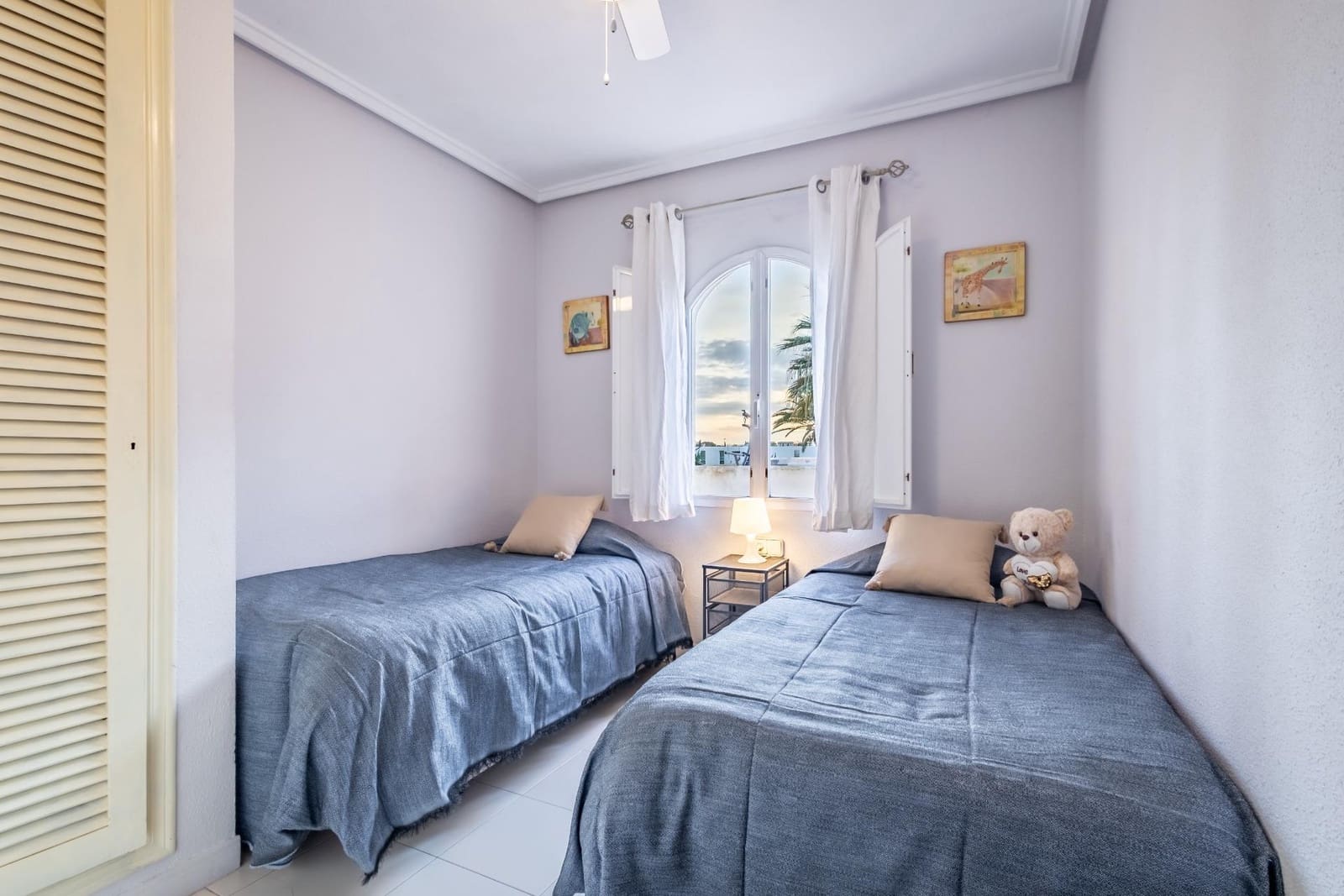 2 soveværelse Bungalow til salg i Torrevieja med swimmingpool - € 134.500 (Ref: 9677433)