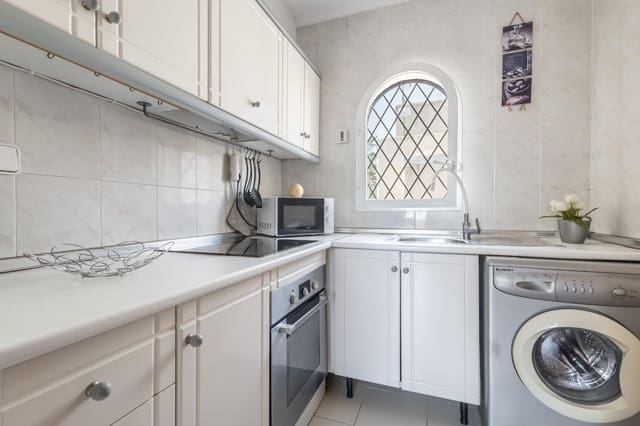 2 soveværelse Bungalow til salg i Torrevieja med swimmingpool - € 134.500 (Ref: 9677433)