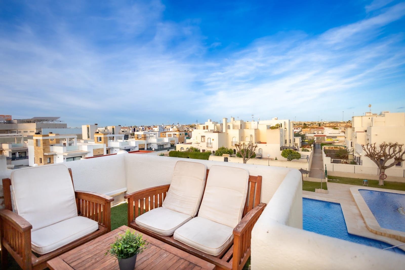 2 soveværelse Bungalow til salg i Torrevieja med swimmingpool - € 134.500 (Ref: 9677433)