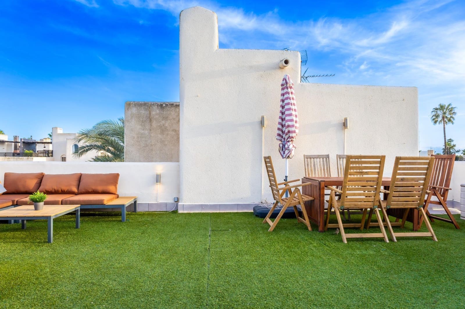 2 soveværelse Bungalow til salg i Torrevieja med swimmingpool - € 134.500 (Ref: 9677433)