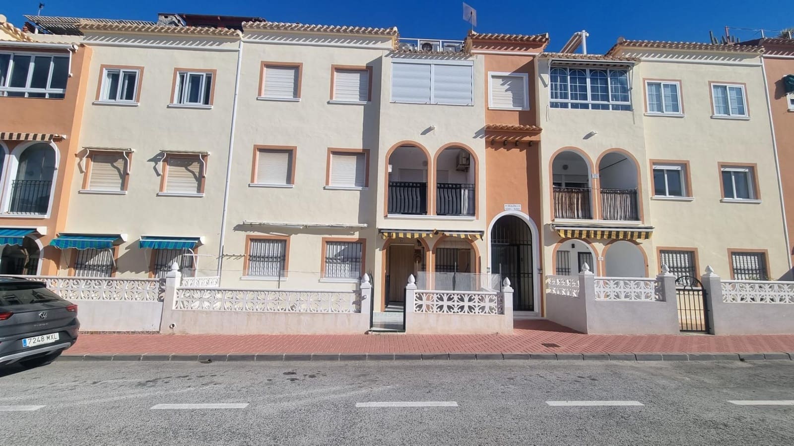 2 bedroom Beach Apartment for sale in La Veleta - € 133,000 (Ref: 9807923)