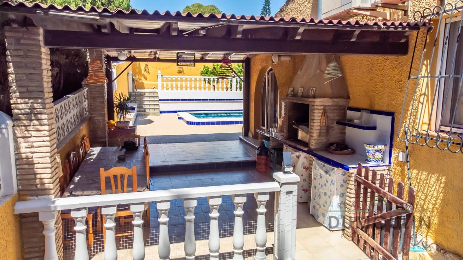 2 soveværelse Semi-Rækkehus til salg i Los Balcones med swimmingpool - € 420.000 (Ref: 9861846)