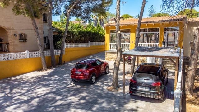 2 soveværelse Semi-Rækkehus til salg i Los Balcones med swimmingpool - € 420.000 (Ref: 9861846)