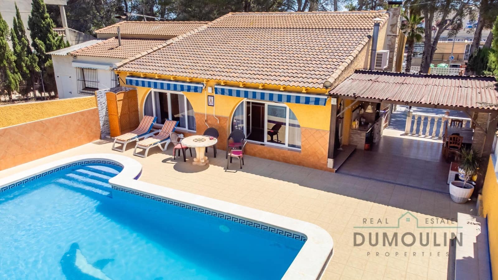 2 soveværelse Semi-Rækkehus til salg i Los Balcones med swimmingpool - € 420.000 (Ref: 9861846)