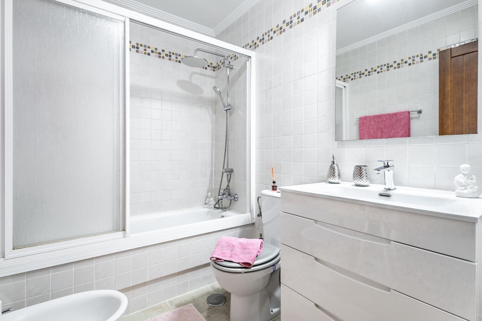 2 sovrum Lägenhet till salu i Torrevieja med pool - 164 000 € (Ref: 9913129)