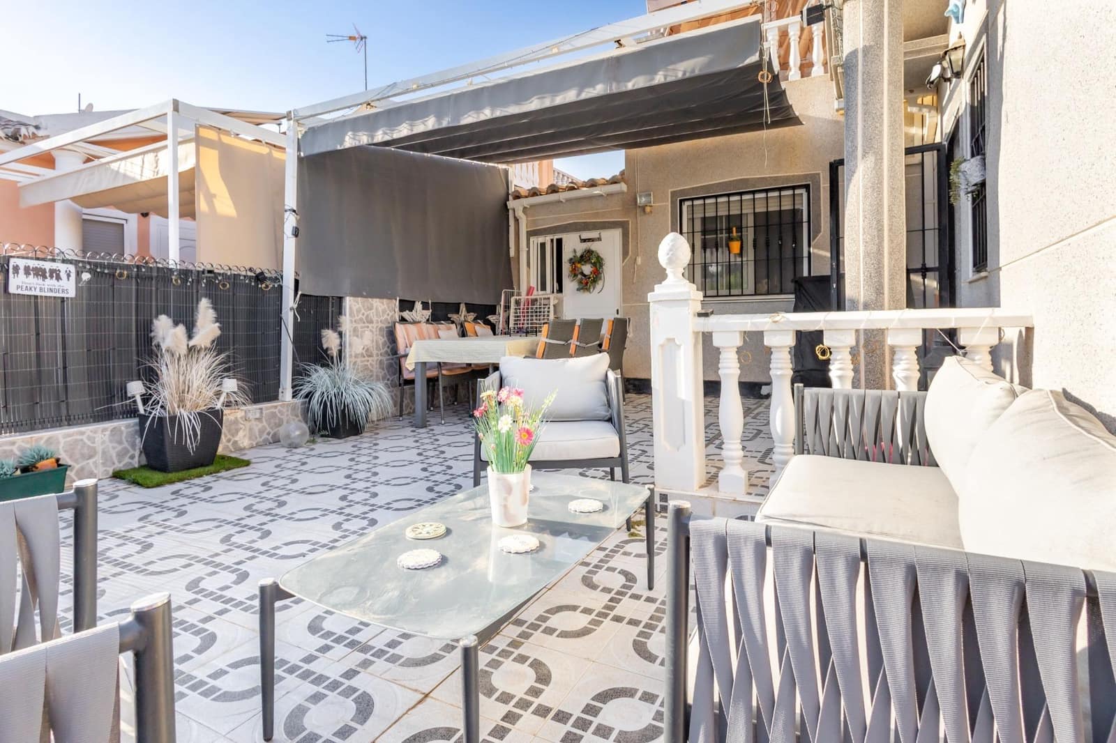 3 slaapkamer Halfvrijstaande villa te koop in Torrevieja met zwembad garage - € 224.000 (Ref: 9936366)