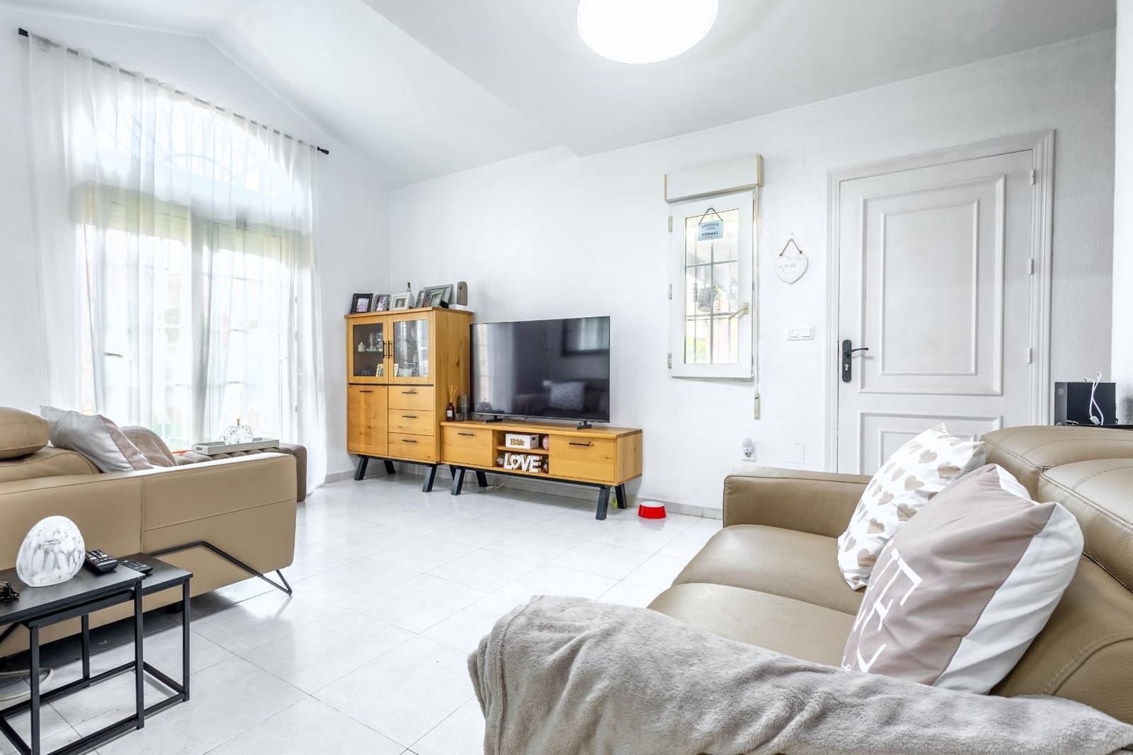 3 bedroom Semi-detached Villa for sale in Torrevieja with pool garage - € 224,000 (Ref: 9936366)